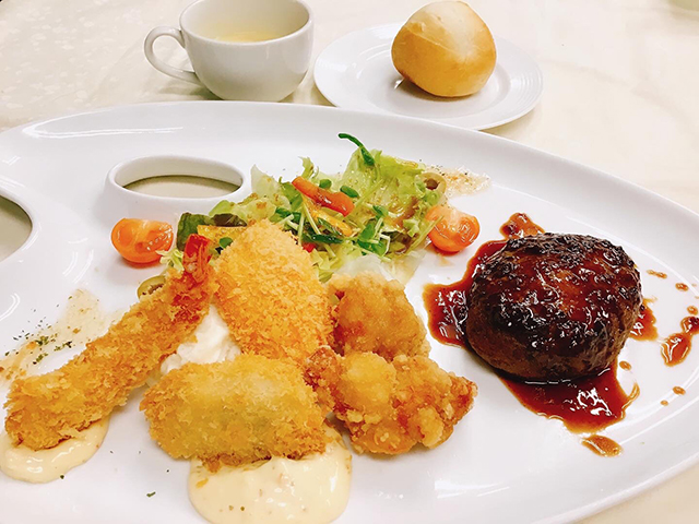 ハンバーグスペシャルセット