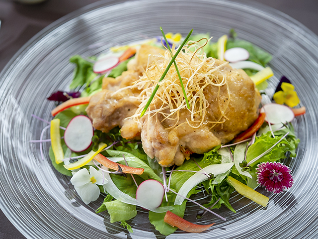 阿波尾鶏のポワレ　ソルトレモンソース